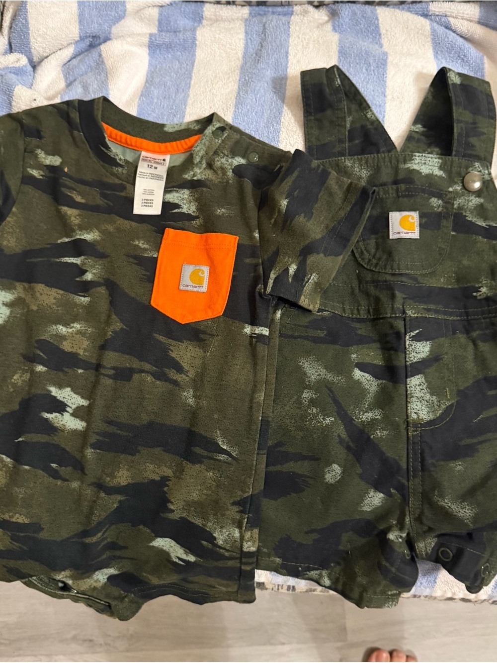 Carhartt Size 12 Months ' Green Camo Pocket Tee Short Overalls Set with Orange